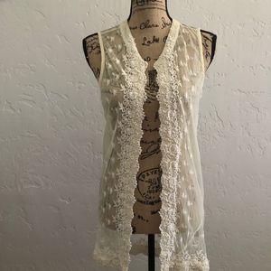 Thistlepearl cream colored lace shrug, size small